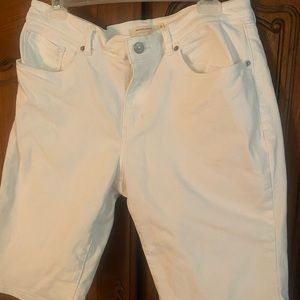 Women’s Levi’s Bermuda shorts